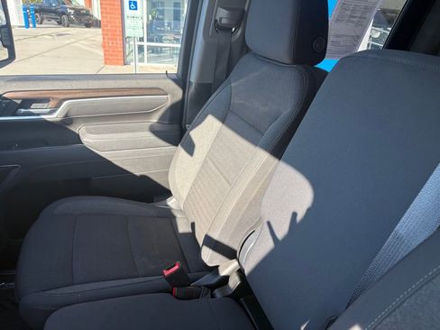 Used 2025 Chevrolet Silverado 2500 LT image 12