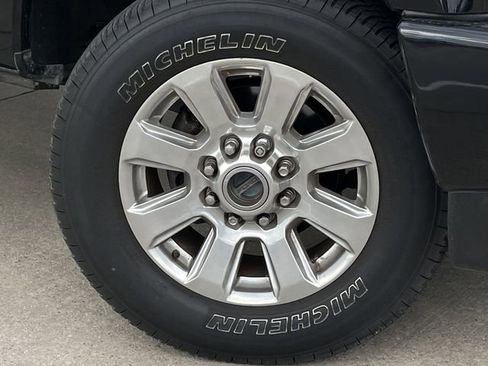 Used 2017 Ford F250 Platinum w/ Platinum Ultimate Package AWD/4WD image 8