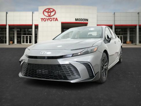 New 2026 Toyota Camry SE image 5