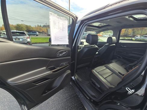 Used 2023 GMC Acadia AT4 image 10