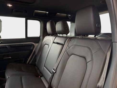 New 2026 Land Rover Defender 110 X-Dynamic SE AWD/4WD image 14