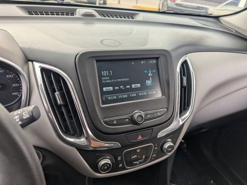 Used 2018 Chevrolet Equinox LT image 23