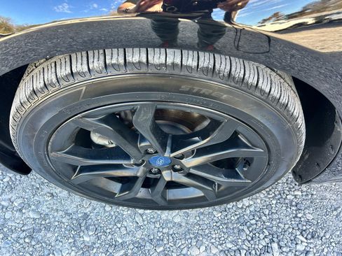 Used 2019 Ford Fusion SEL image 22