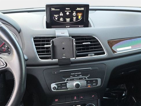 Used 2016 Audi Q3 2.0T Prestige w/ Prestige Package image 27