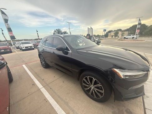 Used 2021 Volvo XC60 T6 Momentum AWD/4WD image 3