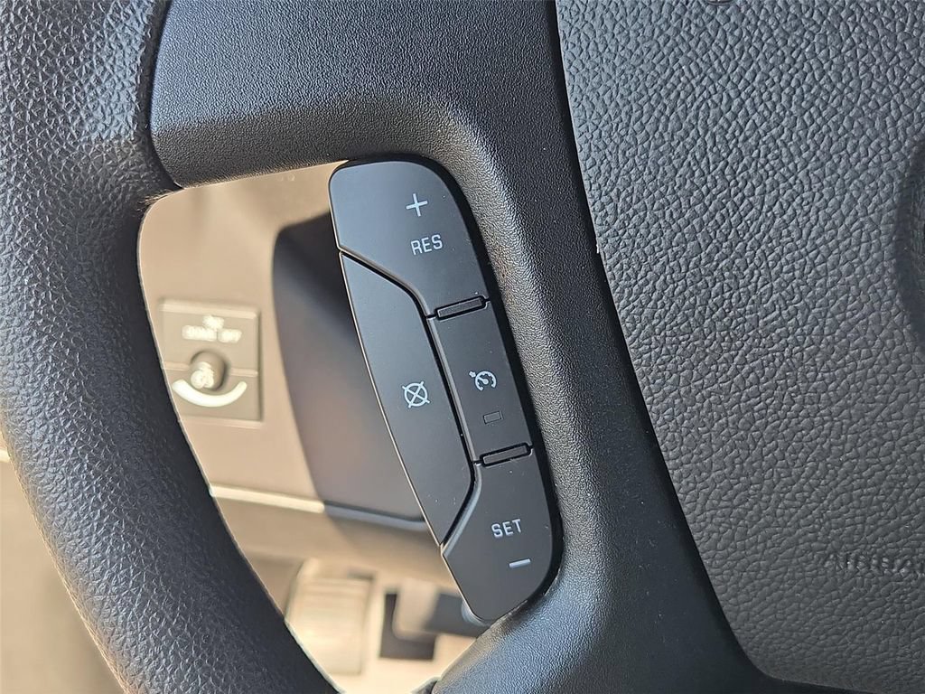 Used 2025 Chevrolet Express 2500 w/ Driver Convenience Package RWD image 33