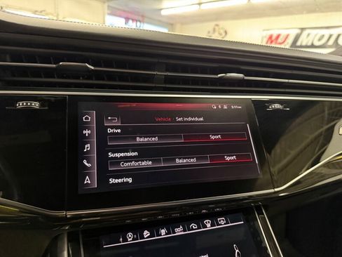 Used 2019 Audi Q8 Prestige w/ Luxury Package image 31