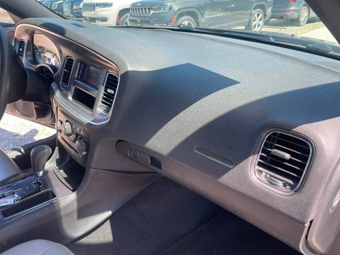 Used 2014 Dodge Charger SE RWD image 27