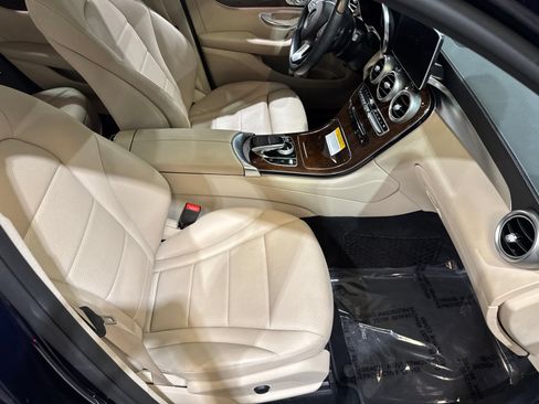 Used 2017 Mercedes-Benz GLC 300 4MATIC image 37