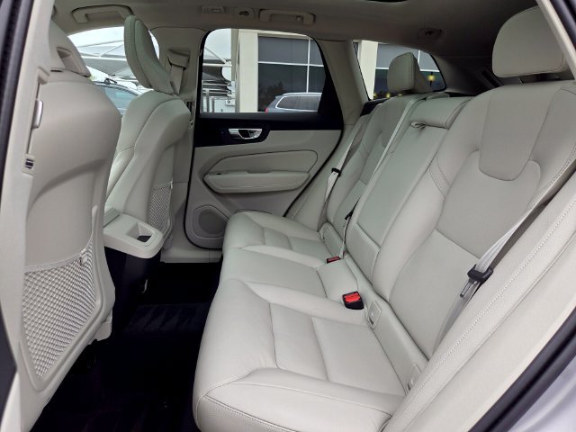 Certified 2024 Volvo XC60 B5 Core w/ Protection Package Premier AWD/4WD image 13