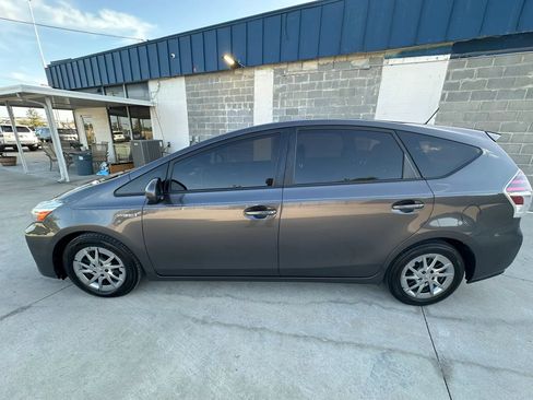 Used 2015 Toyota Prius V Four FWD image 2