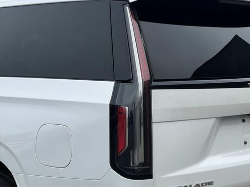 Used 2023 Cadillac Escalade ESV Sport Platinum AWD/4WD image 10