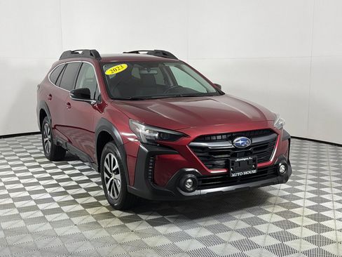 Used 2023 Subaru Outback Premium AWD/4WD image 3