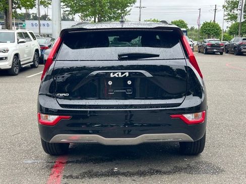 Certified 2025 Kia Niro Wind w/ Wind Preserve Package FWD image 8