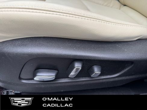 Used 2017 Cadillac XT5 Luxury w/ Driver Awareness Package image 17