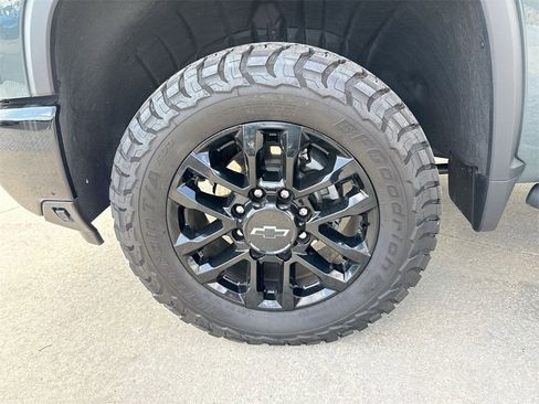 Used 2025 Chevrolet Silverado 3500 LTZ w/ LTZ Plus Package image 10