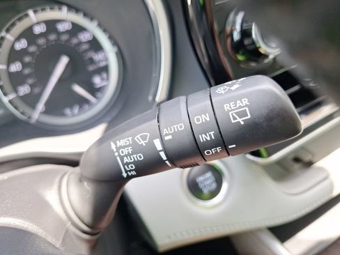 Used 2021 Toyota Highlander Platinum FWD image 23