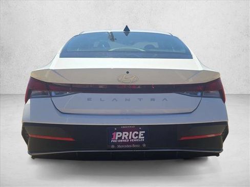 Used 2024 Hyundai Elantra SEL image 7