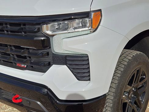 Used 2025 Chevrolet Silverado 1500 LT Trail Boss w/ Convenience Package II image 10