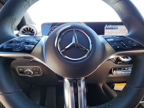 New 2025 Mercedes-Benz GLA 250 GLA 250 image 21