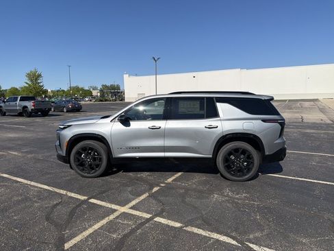 New 2026 Chevrolet Traverse RS w/ LPO, Floor Liner Package AWD/4WD image 8