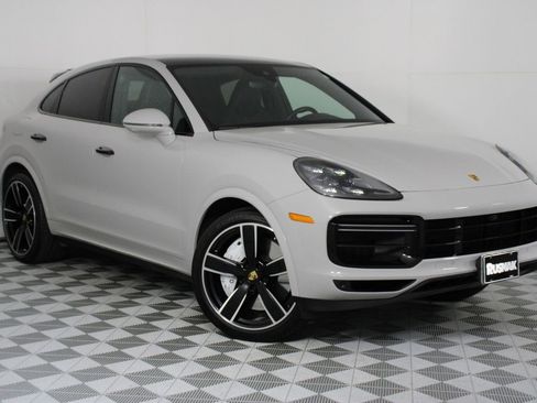 Used 2022 Porsche Cayenne Turbo AWD/4WD image 9