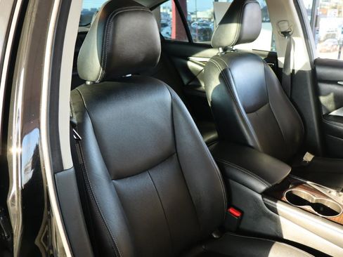 Used 2016 INFINITI Q50 3.0t Premium w/ Driver Assistance Package image 38