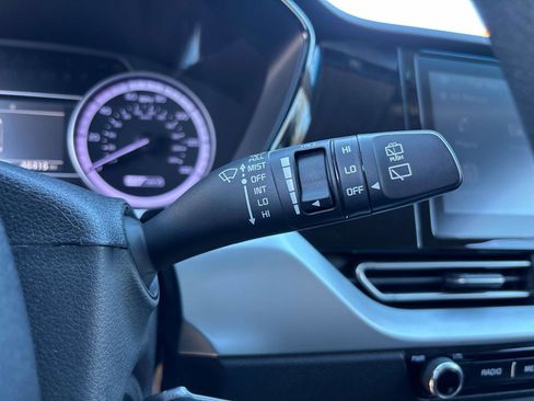 Used 2022 Kia Niro LX image 24