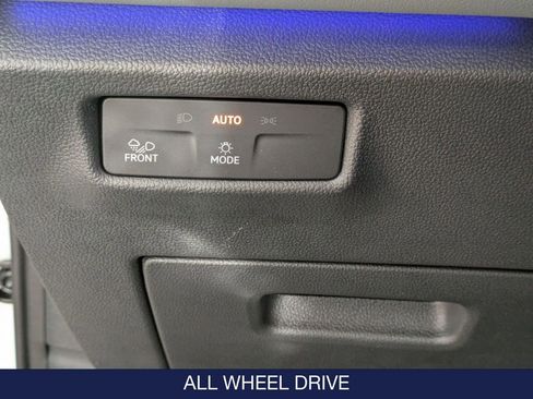 New 2026 Volkswagen Tiguan SEL R-Line image 18