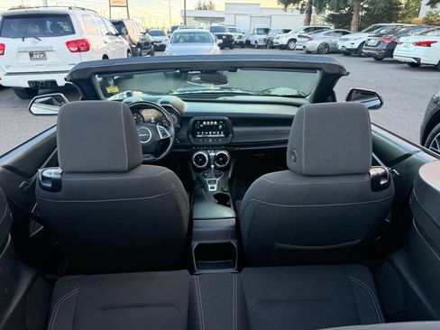 Used 2017 Chevrolet Camaro SS image 15