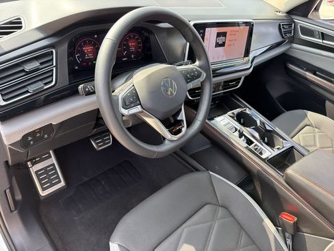 Certified 2024 Volkswagen Atlas Peak Edition SEL AWD/4WD image 8