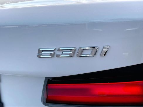 Used 2023 BMW 530i w/ Premium Package RWD image 10