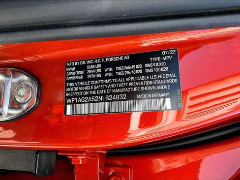 Certified 2022 Porsche Macan S AWD/4WD image 26
