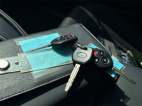 Used 2021 Subaru Outback 2.5i image 4