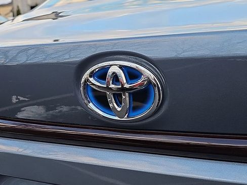 Used 2024 Toyota Corolla LE image 29