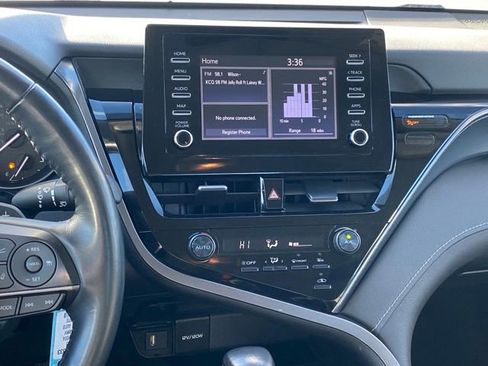 Used 2023 Toyota Camry SE image 9