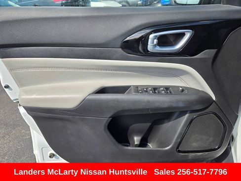 Used 2025 Jeep Compass Limited AWD/4WD image 22