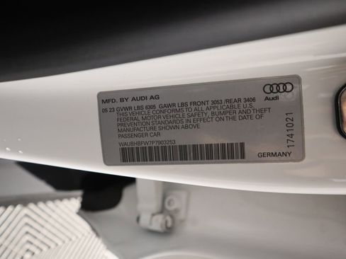 Used 2023 Audi RS e-tron GT w/ Carbon Performance Package image 35