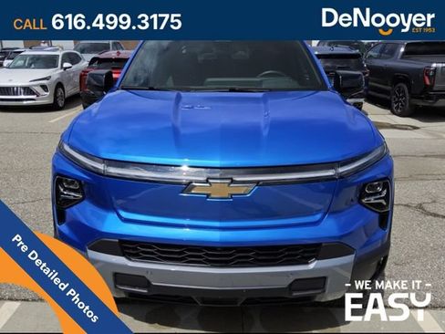 Used 2026 Chevrolet Silverado EV LT AWD/4WD image 14