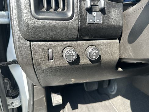 Used 2021 Chevrolet Colorado ZR2 w/ ZR2 Dusk Special Edition AWD/4WD image 19