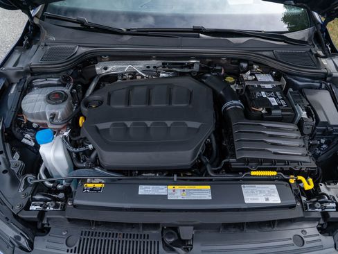 Used 2024 Volkswagen Golf R 2.0T image 14