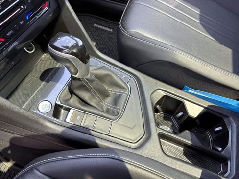 Used 2024 Volkswagen Tiguan SE R-Line image 23