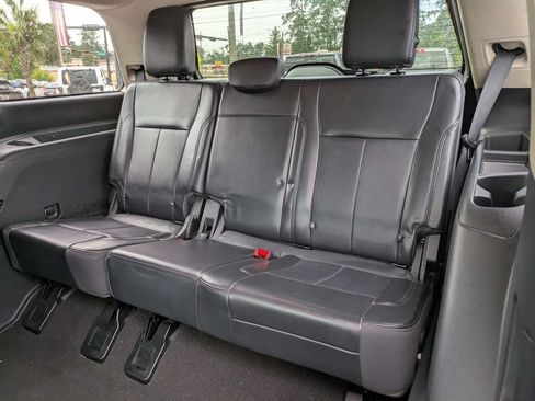 Used 2024 Ford Expedition XLT RWD image 15