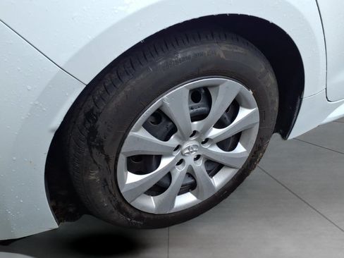Used 2024 Toyota Corolla LE FWD image 5