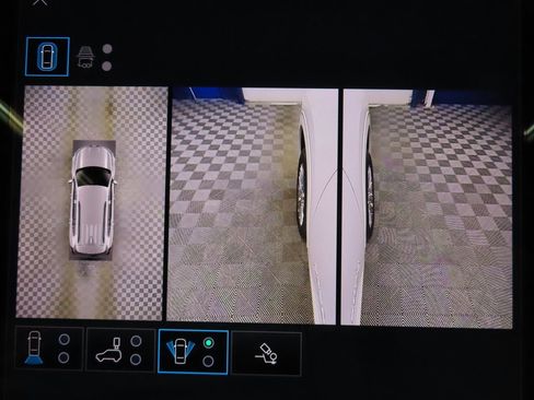 Used 2024 GMC Acadia Denali image 22