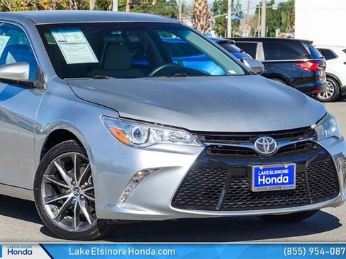 Used 2017 Toyota Camry XSE image 2