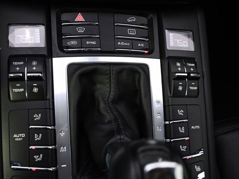 Used 2018 Porsche Macan GTS AWD/4WD image 38