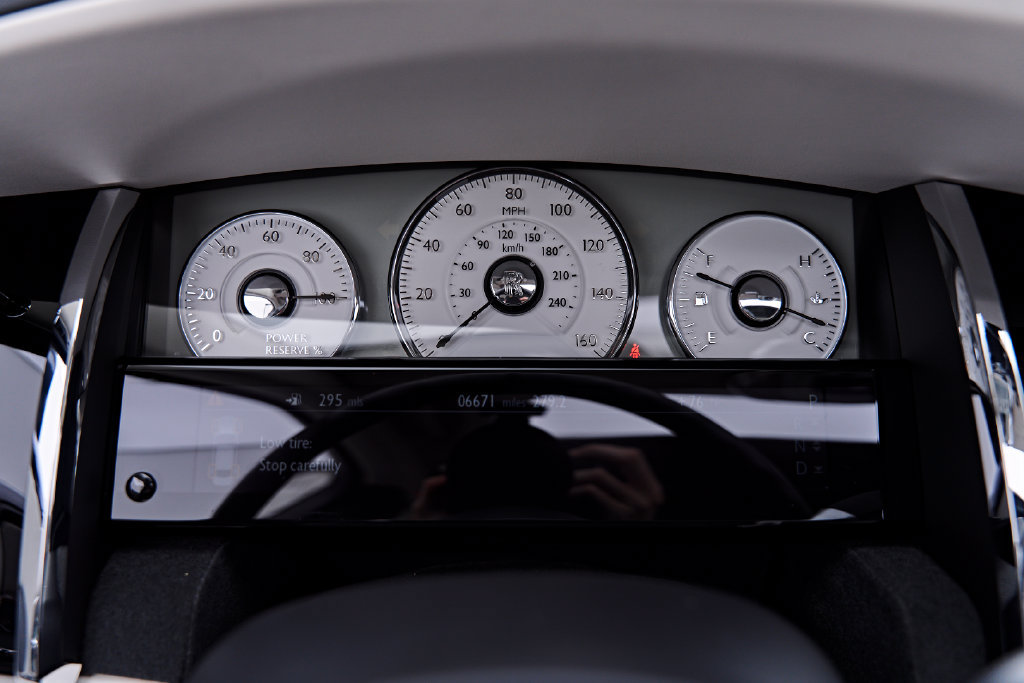 Used 2016 Rolls-Royce Ghost RWD image 71