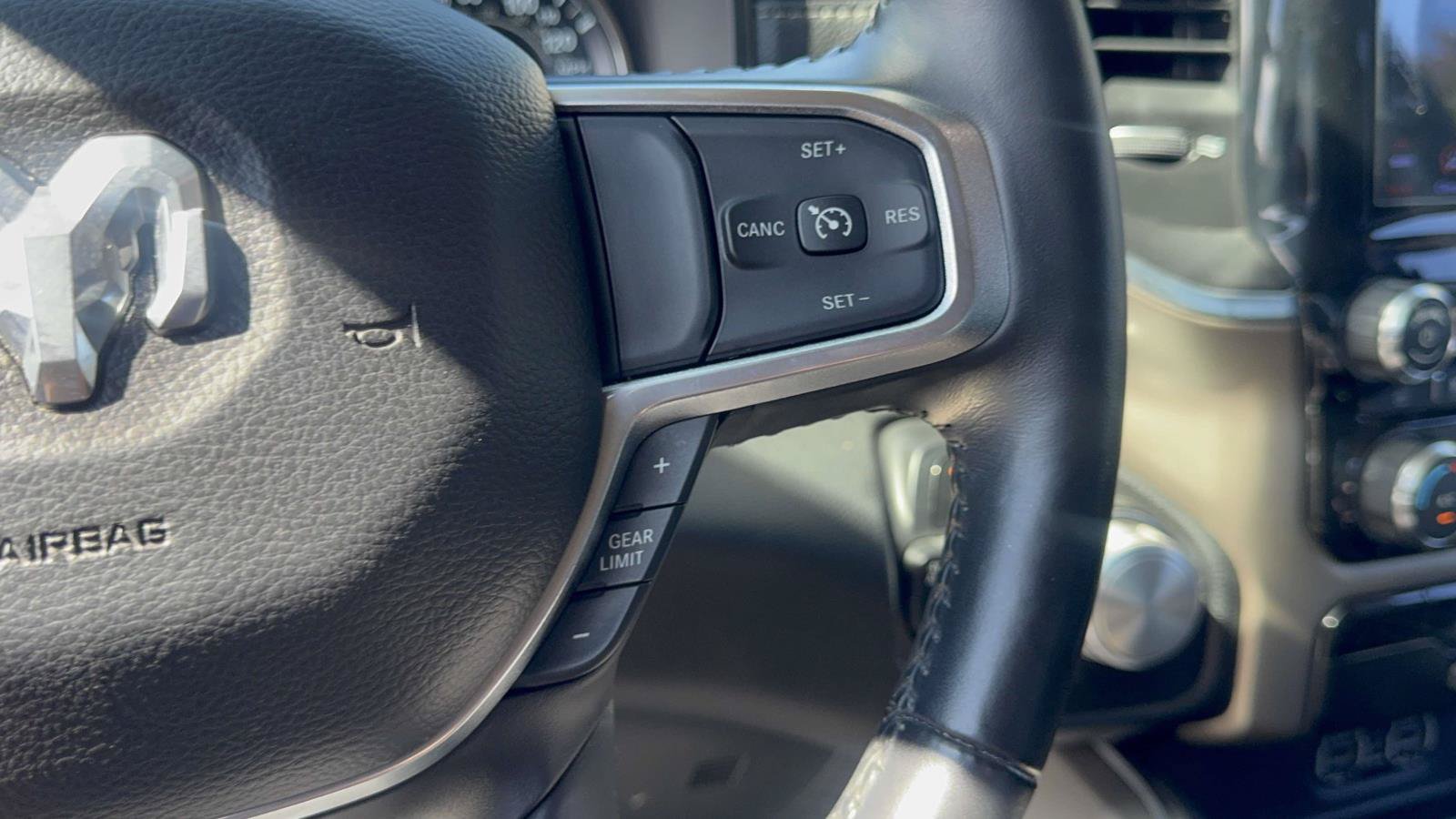 Used 2020 RAM 1500 Laramie AWD/4WD image 20