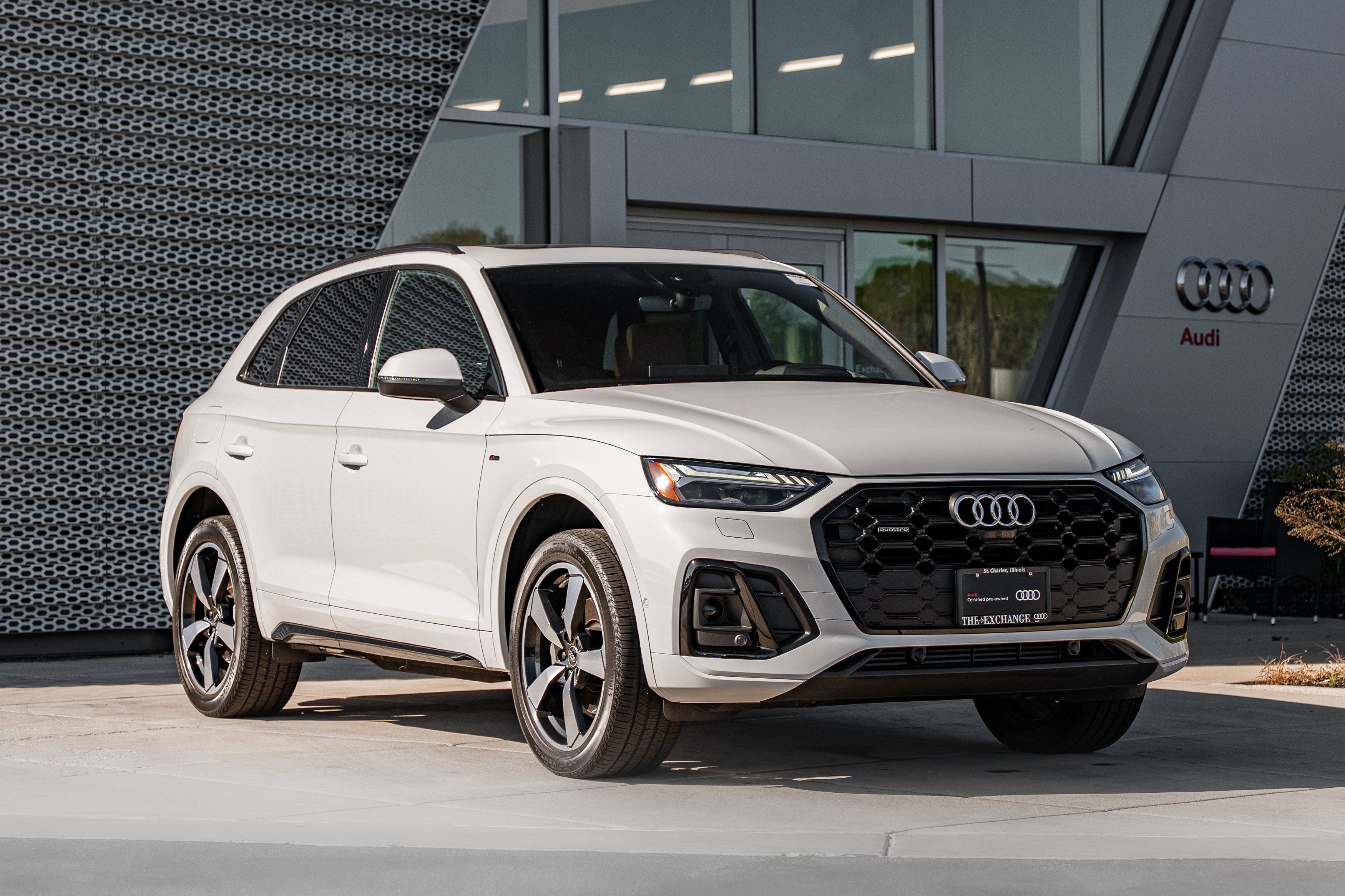 Certified 2023 Audi Q5 2.0T Prestige w/ Prestige Package AWD/4WD image 1